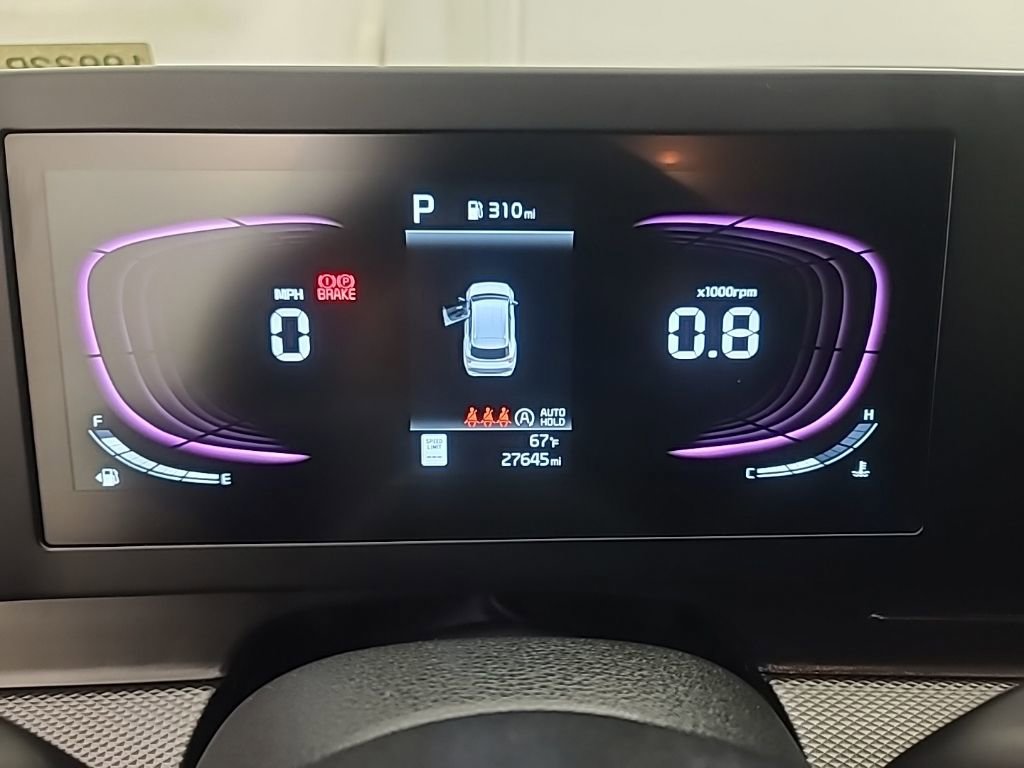 Used 2025 Kia Sportage LX image 29