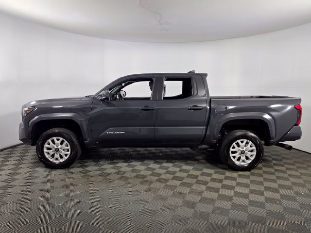 Used 2024 Toyota Tacoma SR5 RWD image 4