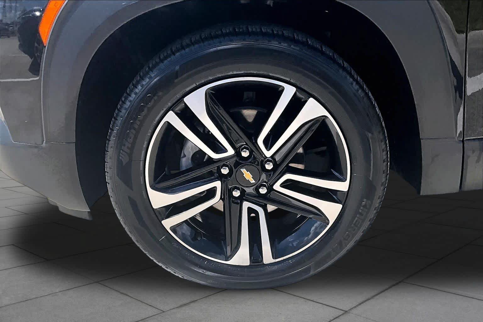 Used 2023 Chevrolet TrailBlazer LT FWD image 10
