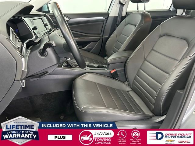 Used 2024 Volkswagen Jetta SE FWD image 12