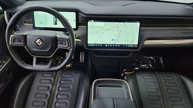 Used 2024 Rivian R1S Adventure image 40