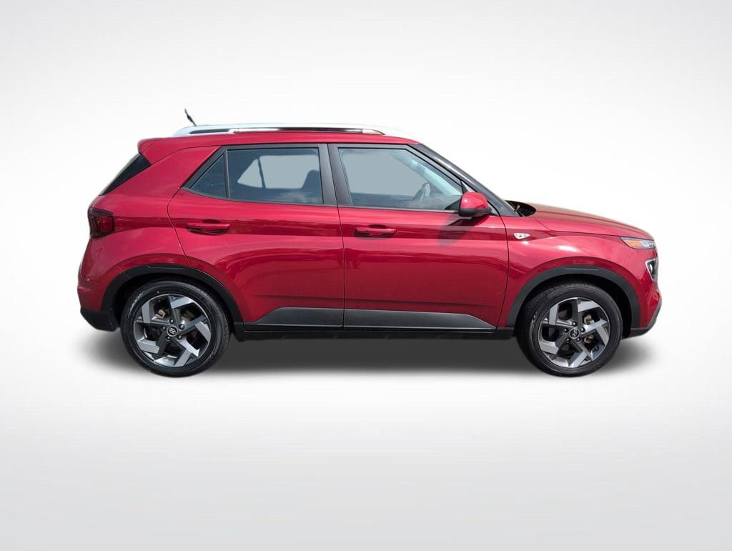 Used 2023 Hyundai Venue Limited image 8