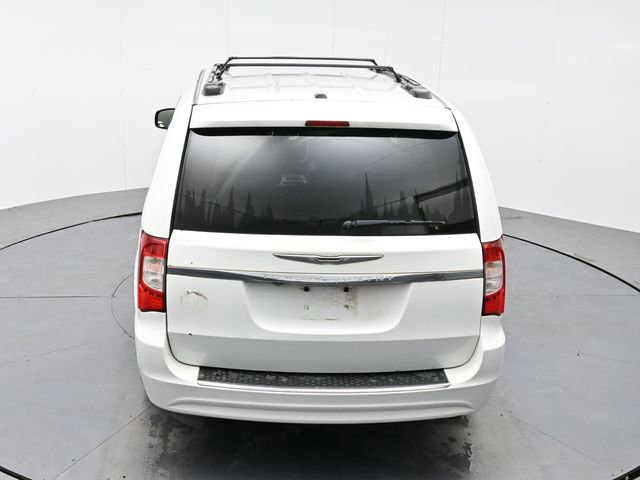 Used 2015 Chrysler Town & Country Touring image 22