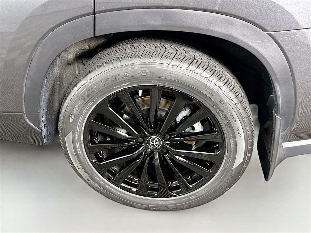 Certified 2023 Toyota Highlander XSE image 38