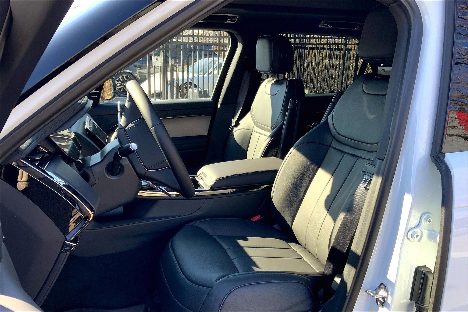 New 2025 Land Rover Range Rover Sport image 9