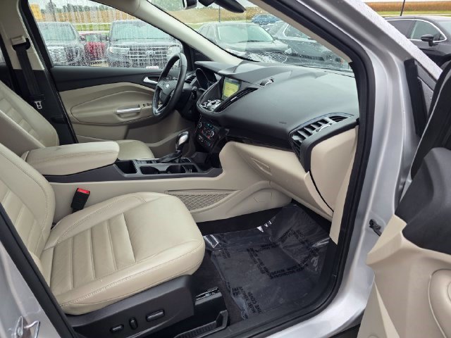Used 2019 Ford Escape Titanium AWD/4WD image 17