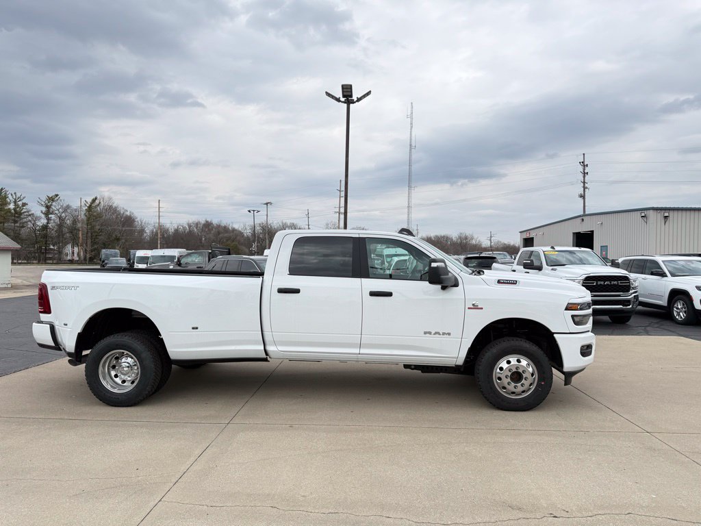 New 2026 RAM 3500 Big Horn AWD/4WD image 8