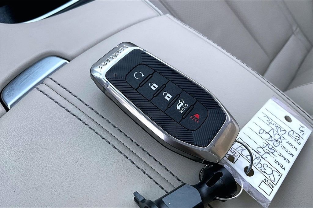 Certified 2025 INFINITI QX60 Luxe image 13