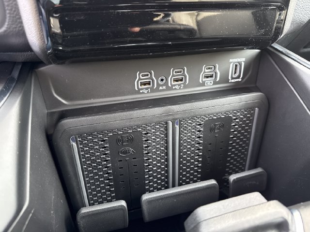 New 2026 RAM 1500 Laramie w/ Night Edition AWD/4WD image 30