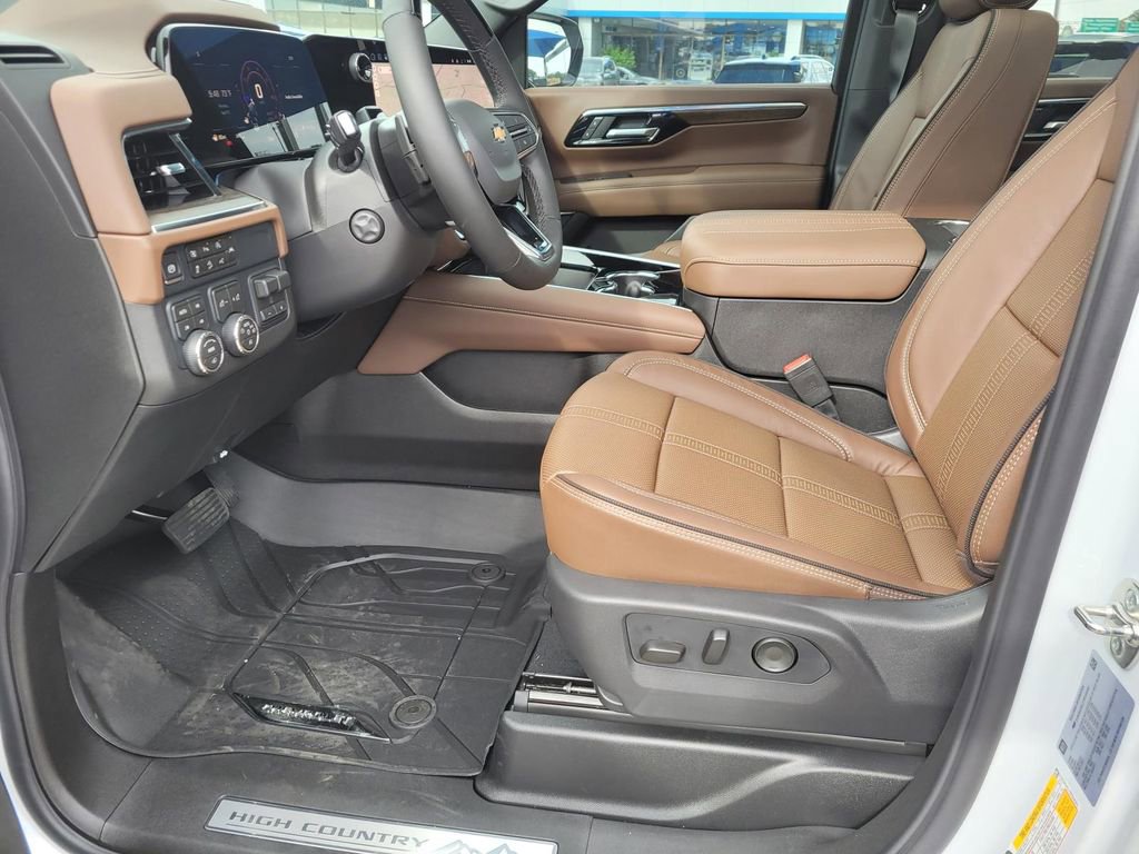 New 2026 Chevrolet Suburban High Country AWD/4WD image 11