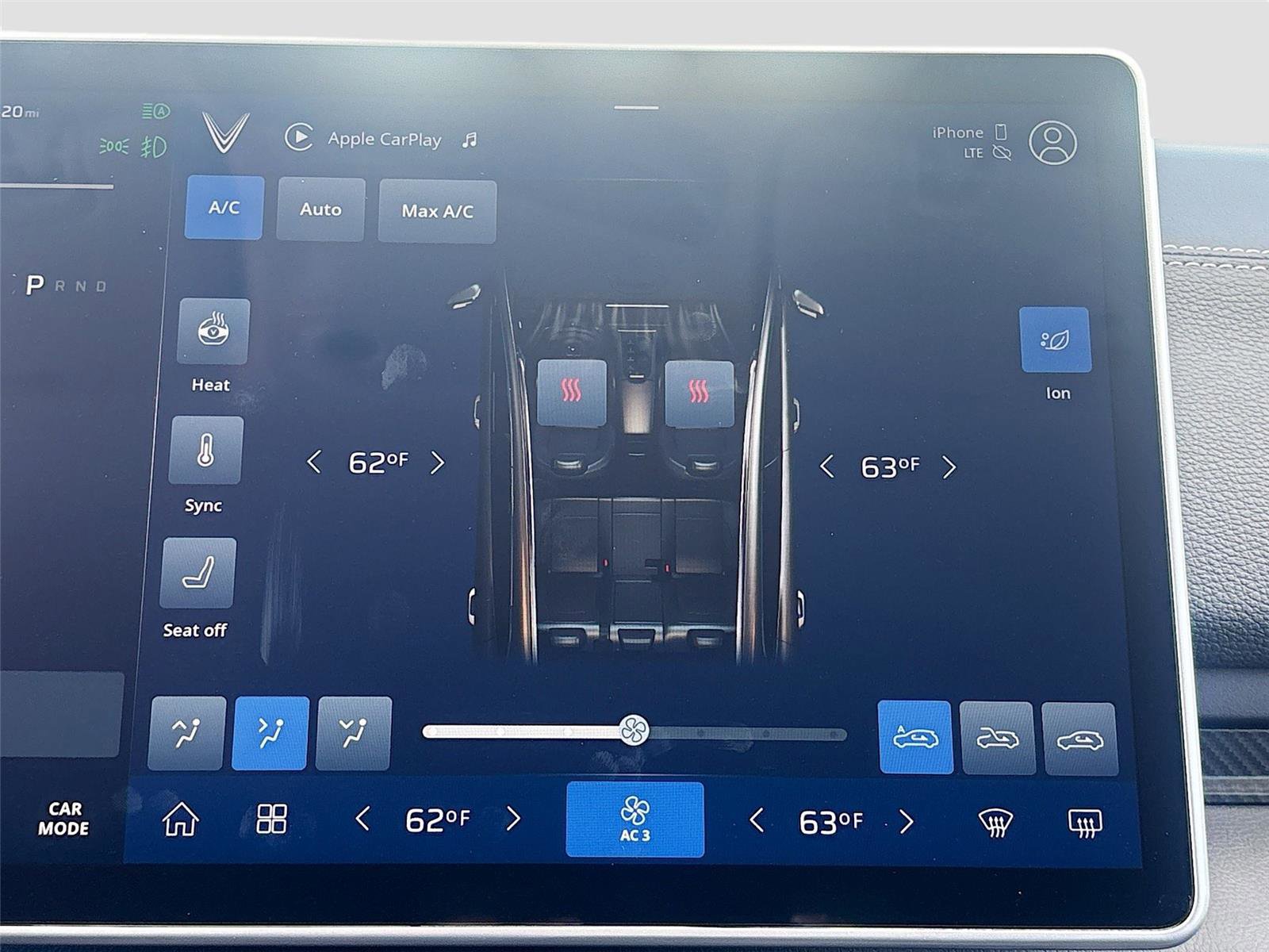 New 2025 VinFast VF 8 Eco image 16