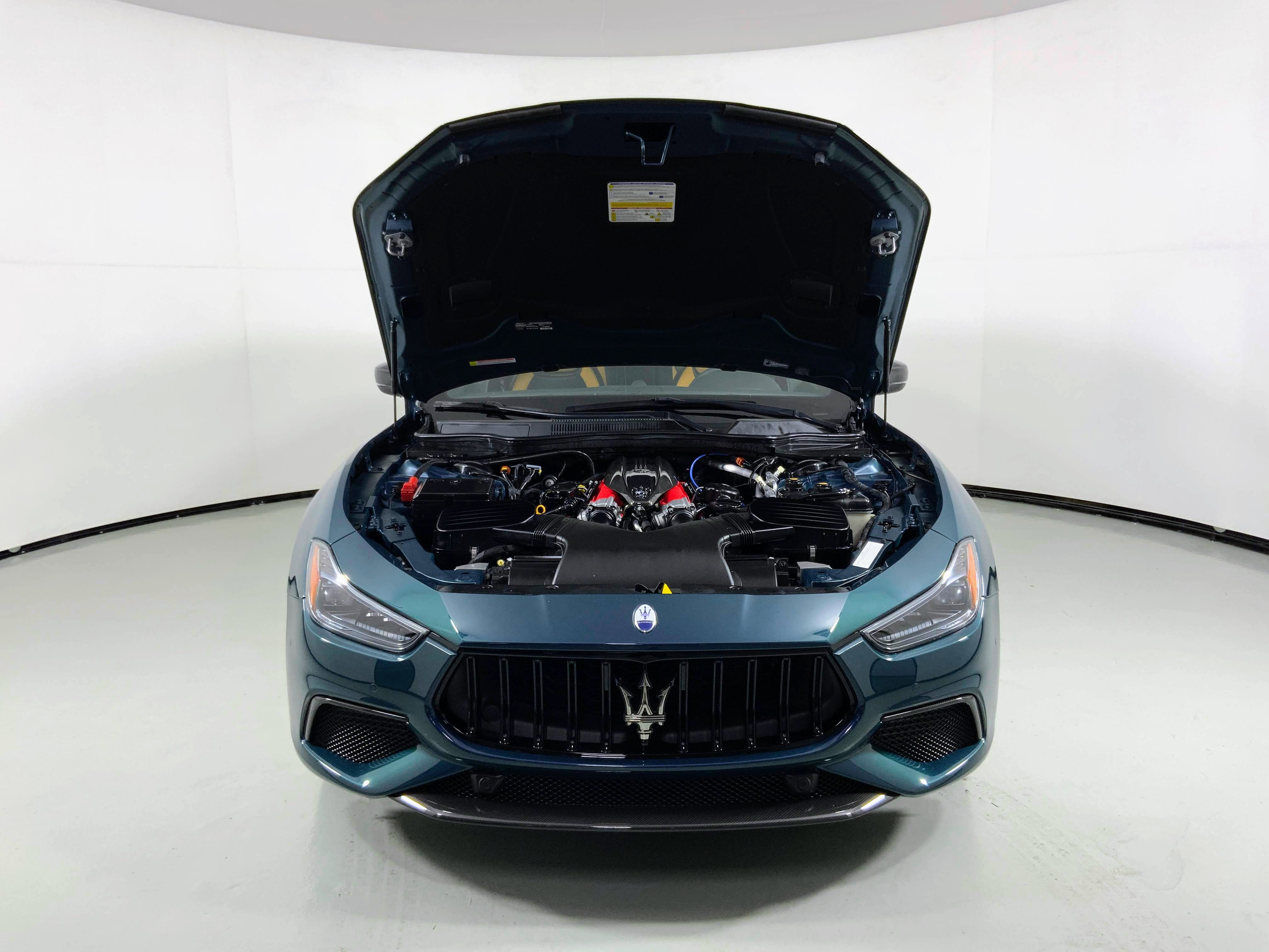 Used 2024 Maserati Ghibli Trofeo image 9