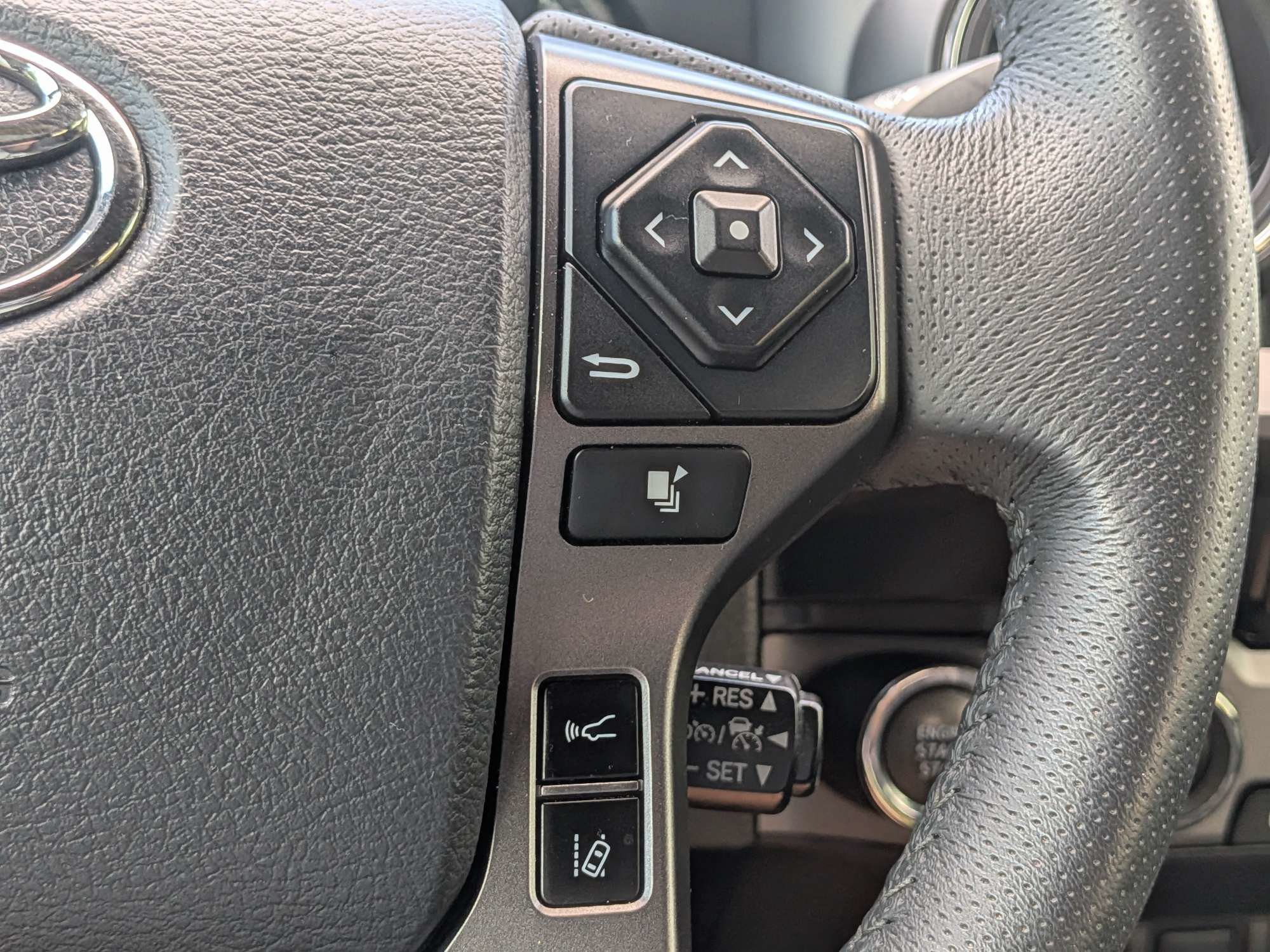 Used 2019 Toyota Tacoma TRD Off-Road AWD/4WD image 27