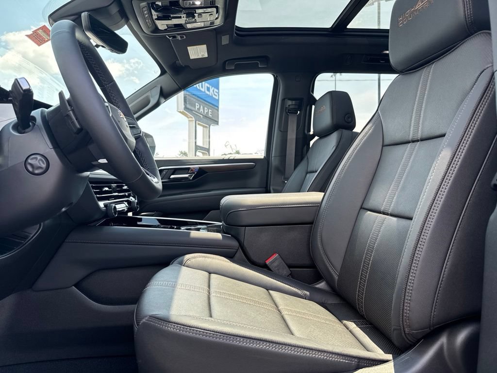 New 2026 Chevrolet Suburban High Country w/ Sun And Tow Package AWD/4WD image 19
