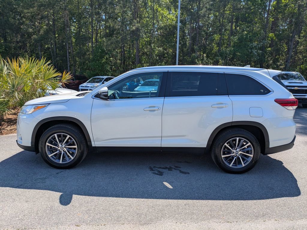Used 2019 Toyota Highlander XLE FWD image 7