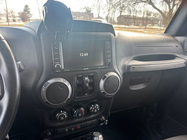 Used 2017 Jeep Wrangler Unlimited Sport image 15
