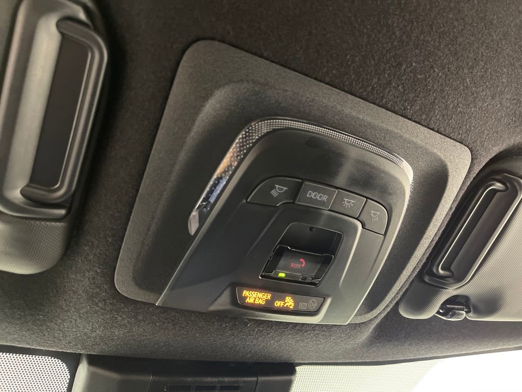 Certified 2025 Toyota Corolla SE w/ Convenience Package image 22