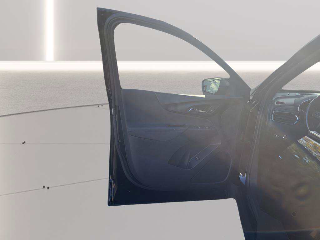 Used 2022 Chevrolet Equinox RS w/ Infotainment Package image 18