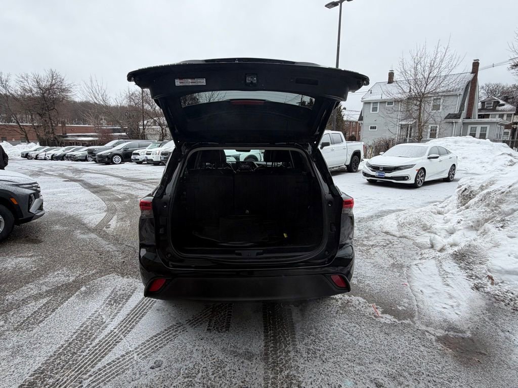 Used 2020 Toyota Highlander XLE image 5