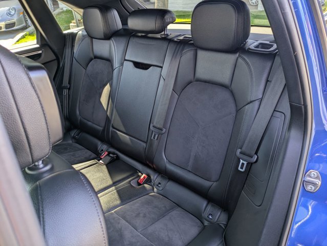 Used 2018 Porsche Macan AWD/4WD image 19