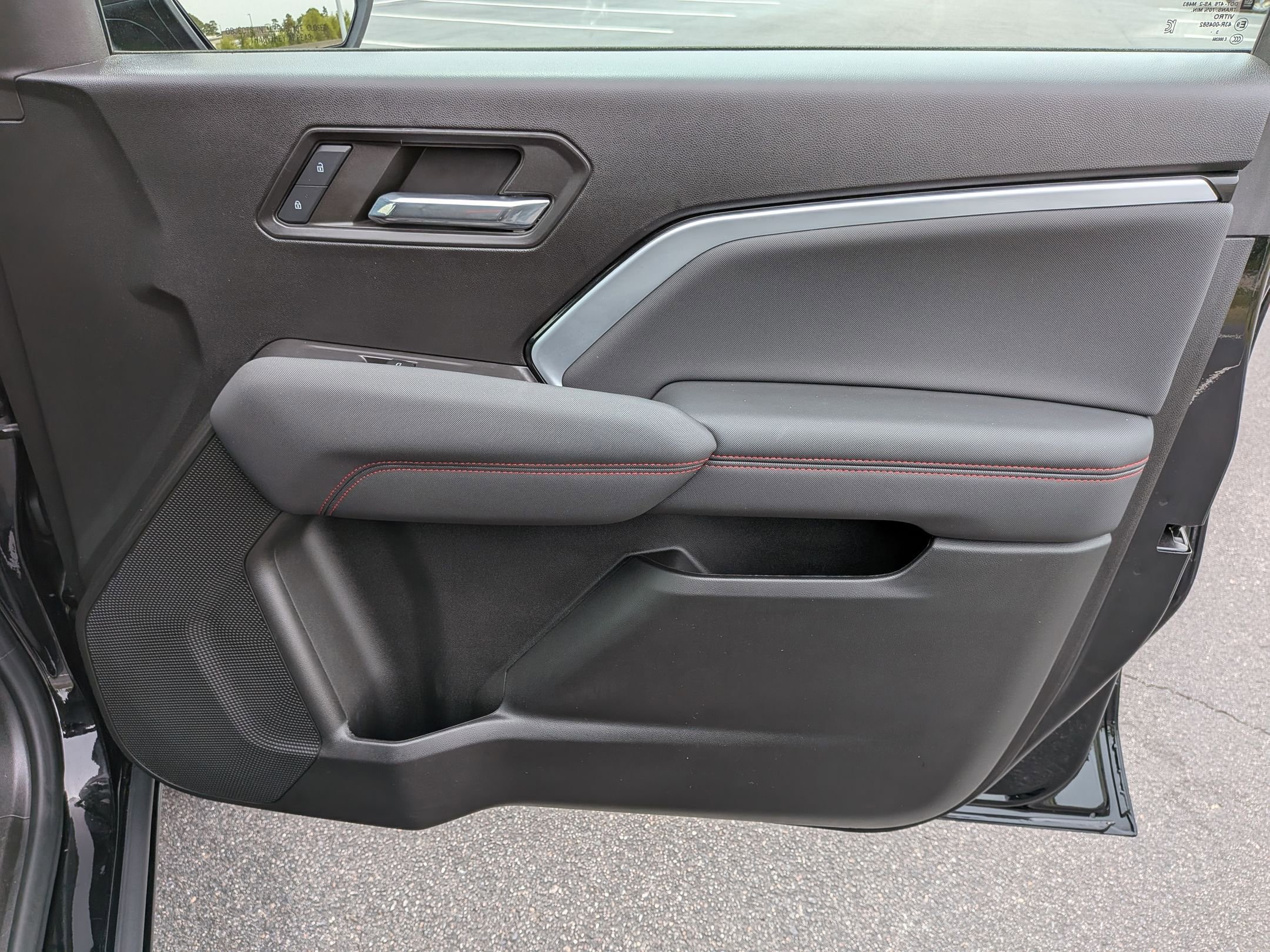 Used 2024 Chevrolet Colorado Z71 w/ Z71 Convenience Package 2 image 33