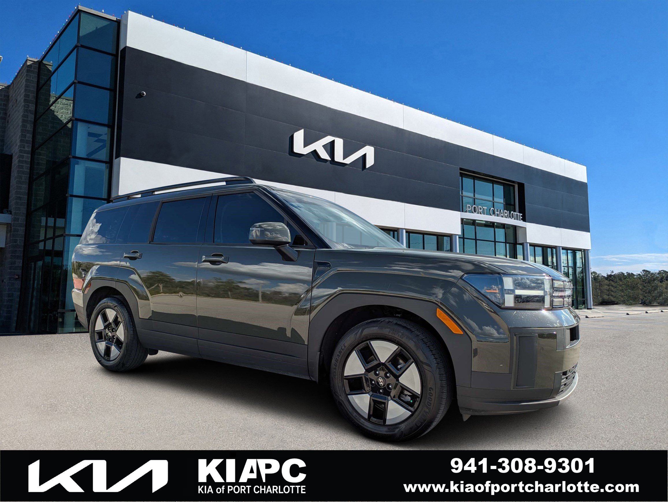 Used 2024 Hyundai Santa Fe SEL FWD image 1
