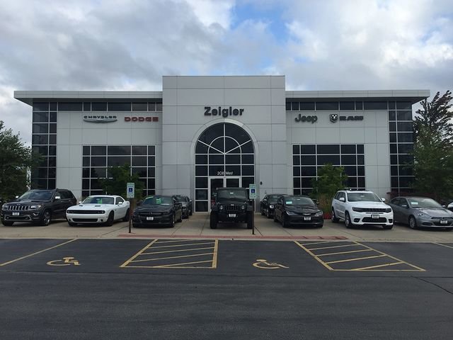 New 2025 Jeep Grand Cherokee Limited w/ Luxury Tech Group II image 36