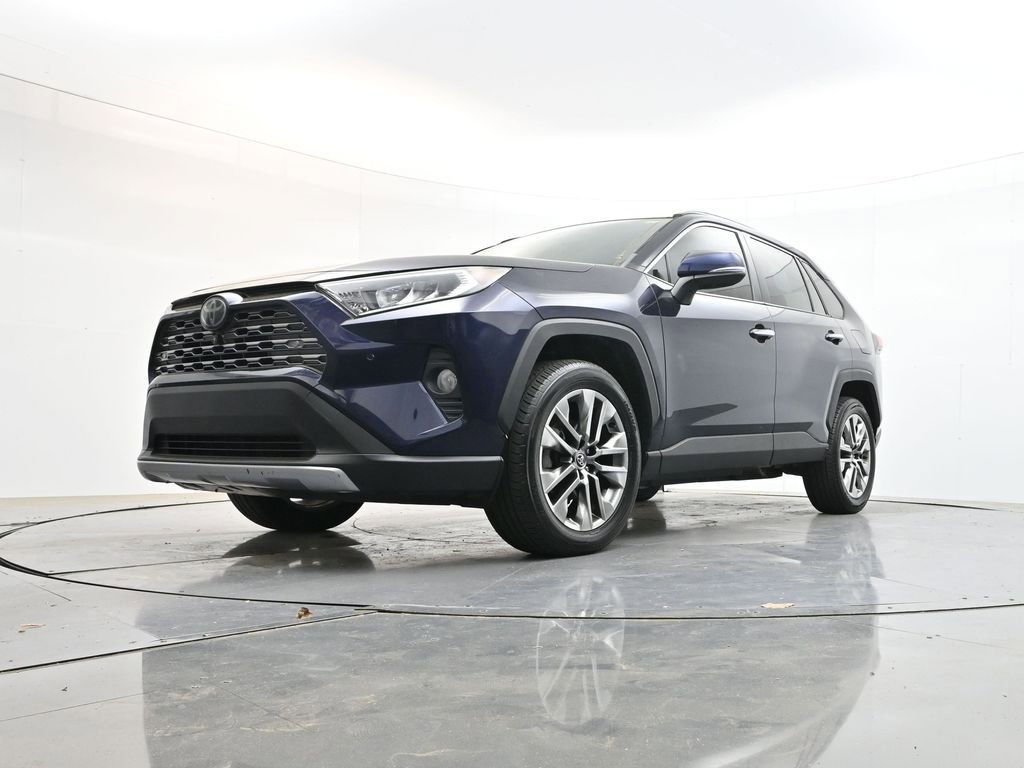 Used 2020 Toyota RAV4 Limited FWD image 31
