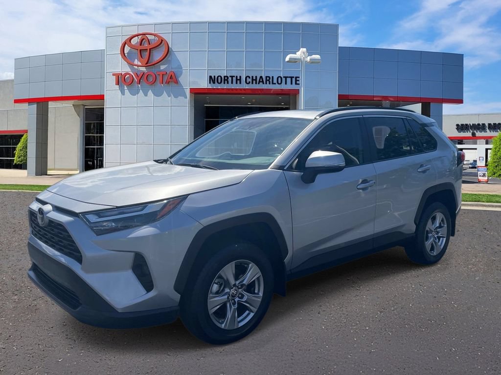 Used 2025 Toyota RAV4 XLE w/ Convenience Package FWD image 5