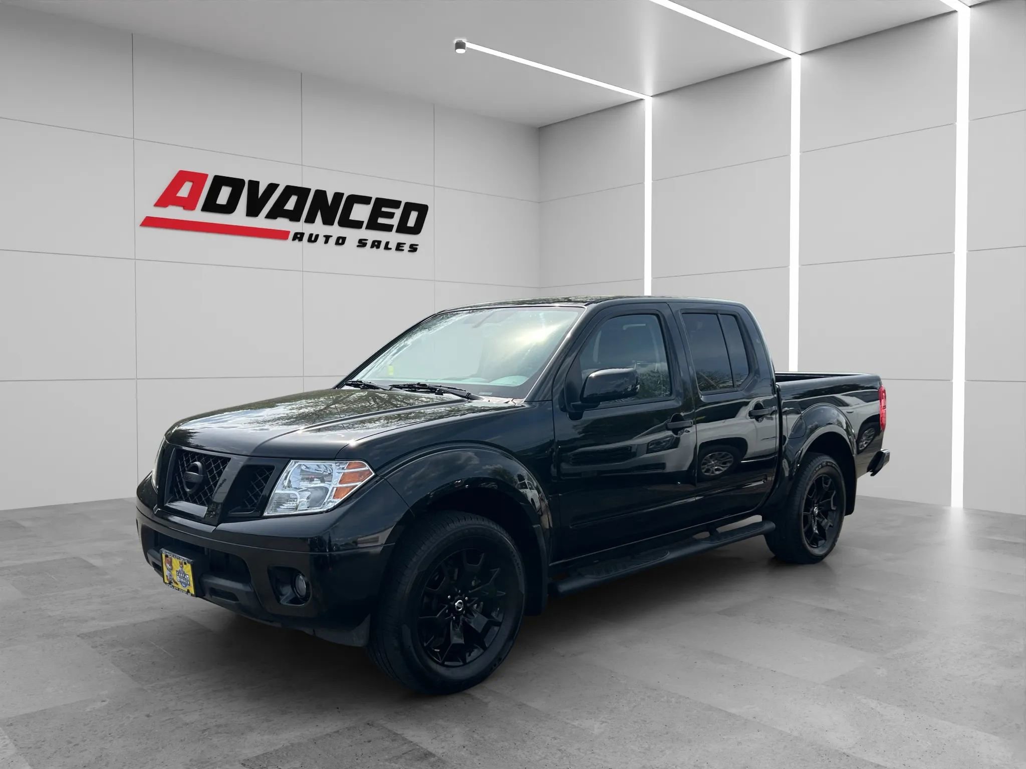 Used 2021 Nissan Frontier SV w/ Midnight Edition Floor Mats image 3