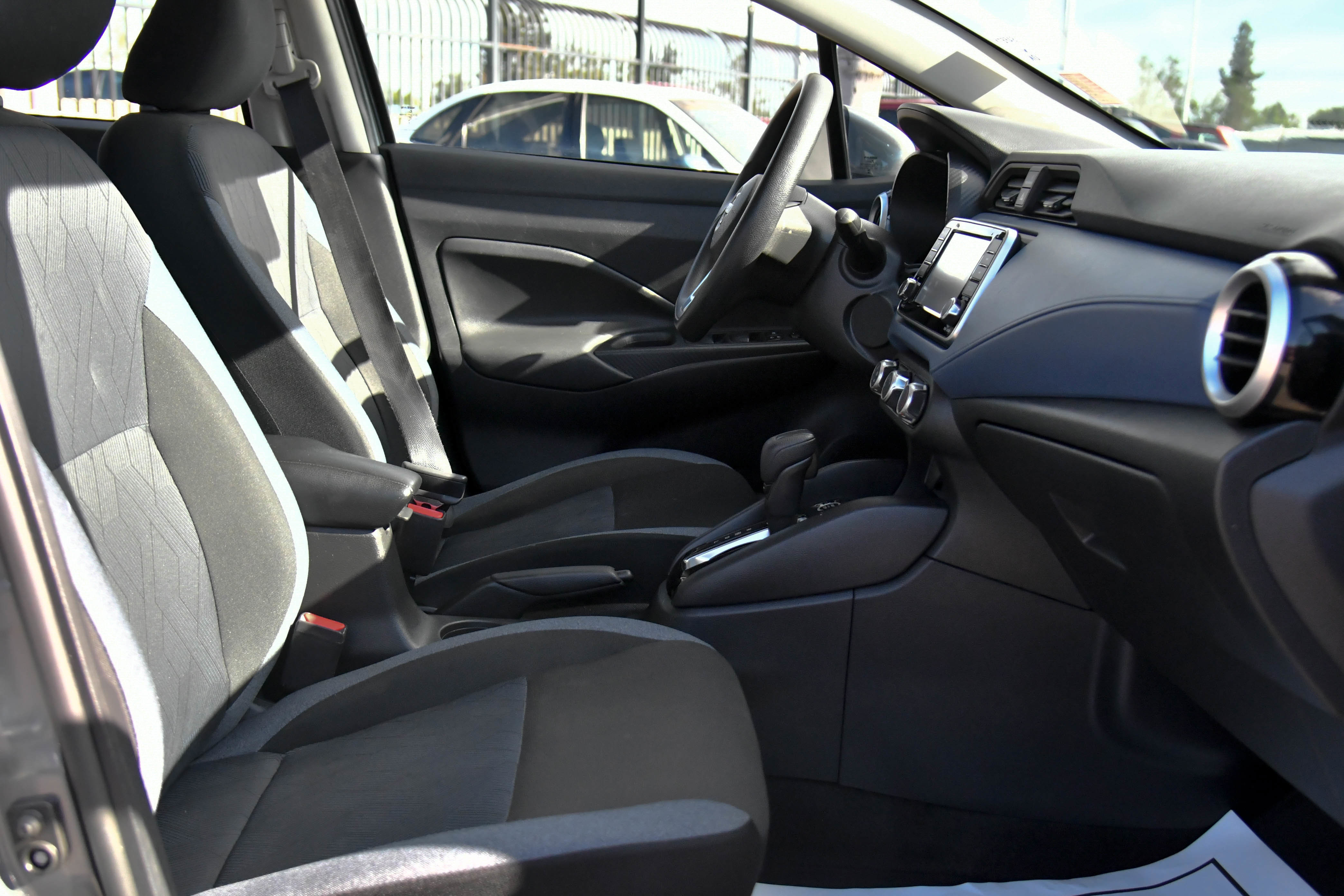 Used 2023 Nissan Versa SV FWD image 39