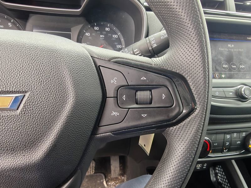 Used 2023 Chevrolet TrailBlazer LS image 12