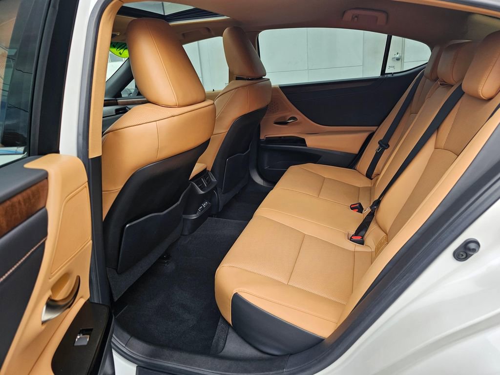 Used 2023 Lexus ES 250 w/ Premium Package image 17