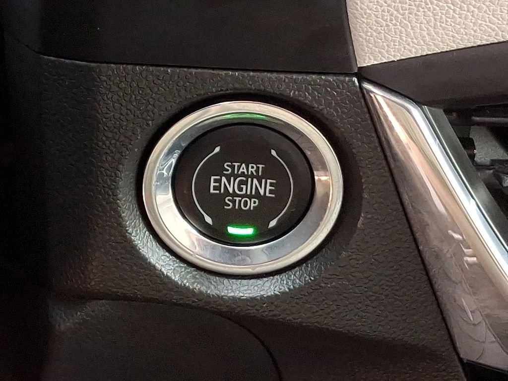 Used 2025 Buick Encore GX Avenir w/ Avenir Technology Package image 22