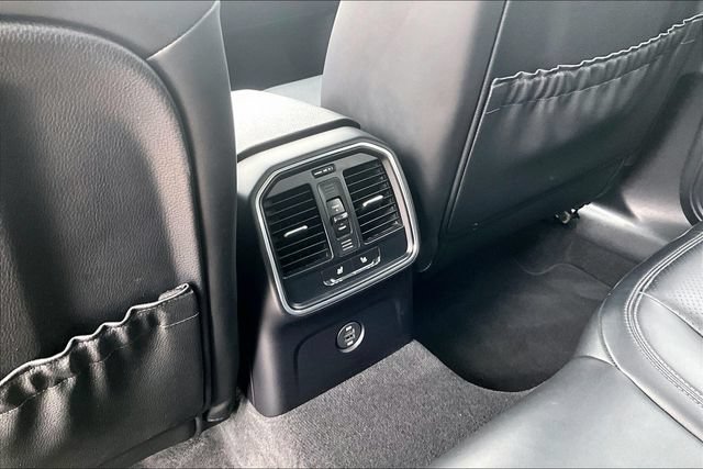 Used 2018 Porsche Macan AWD/4WD image 25