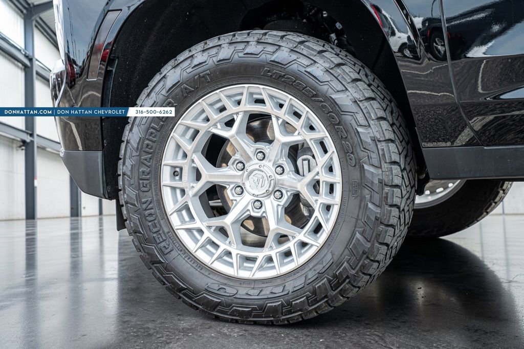 Used 2025 Chevrolet Tahoe LT w/ Comfort Package image 37