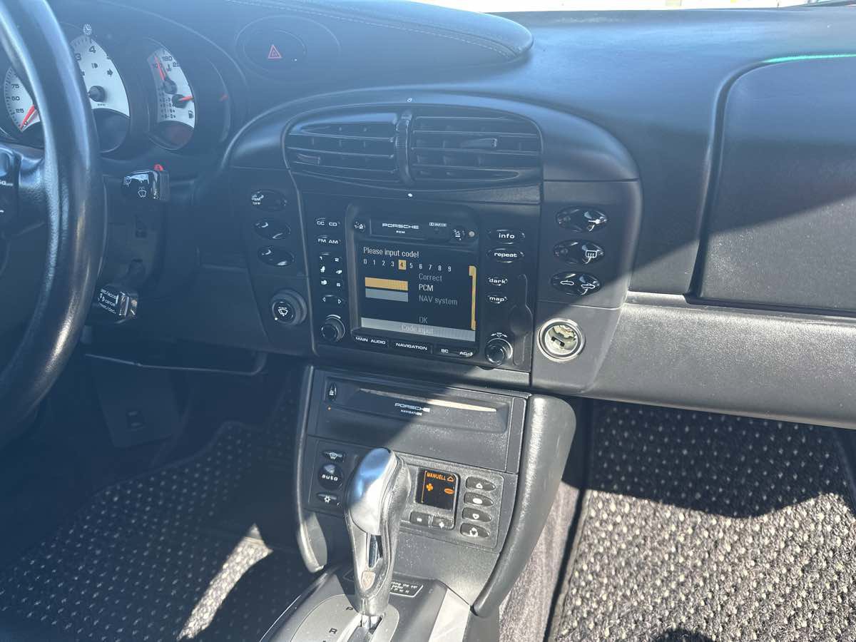 Used 2001 Porsche 911 Cabriolet image 21