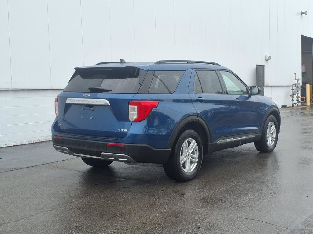 Certified 2022 Ford Explorer XLT w/ Equipment Group 202A image 6