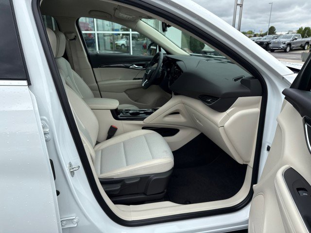 Used 2023 Buick Envision Preferred image 29