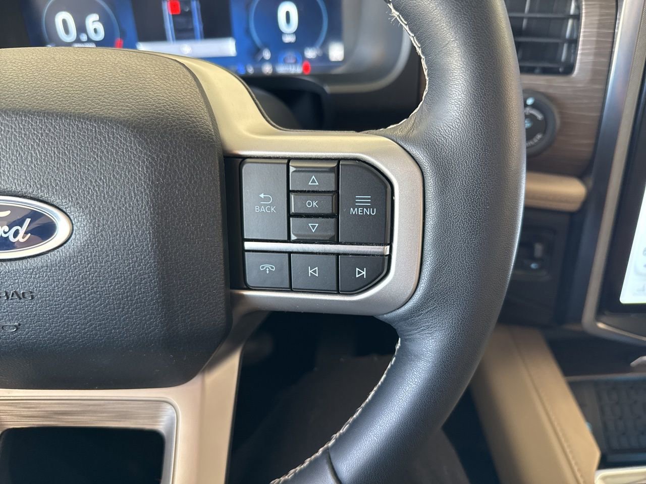 Used 2024 Ford Expedition Limited image 24