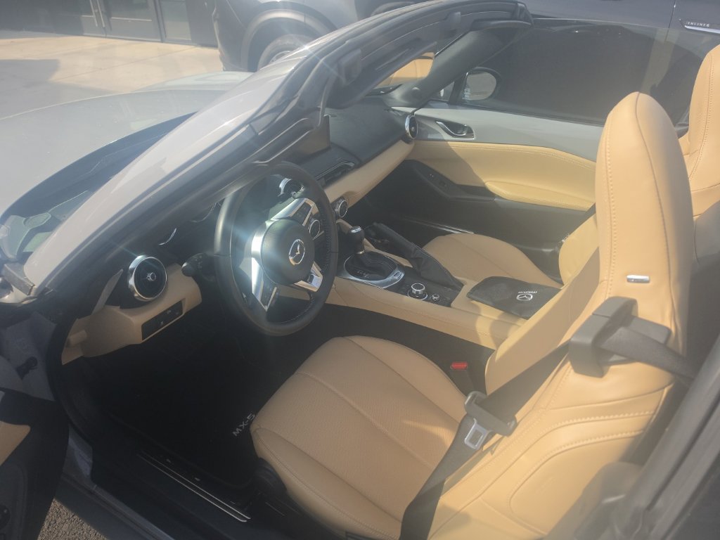 Used 2024 MAZDA MX-5 Miata RF Grand Touring w/ Weather Package RWD image 8