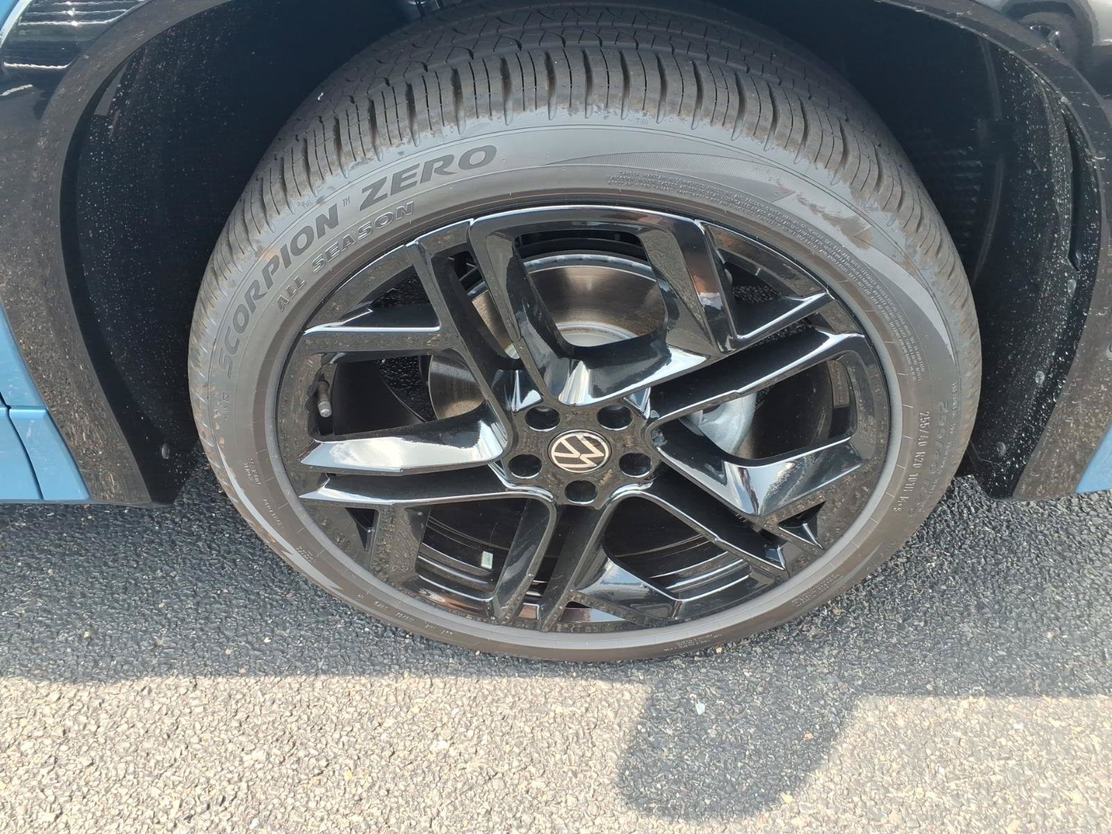 New 2026 Volkswagen Tiguan SE R-Line FWD image 5