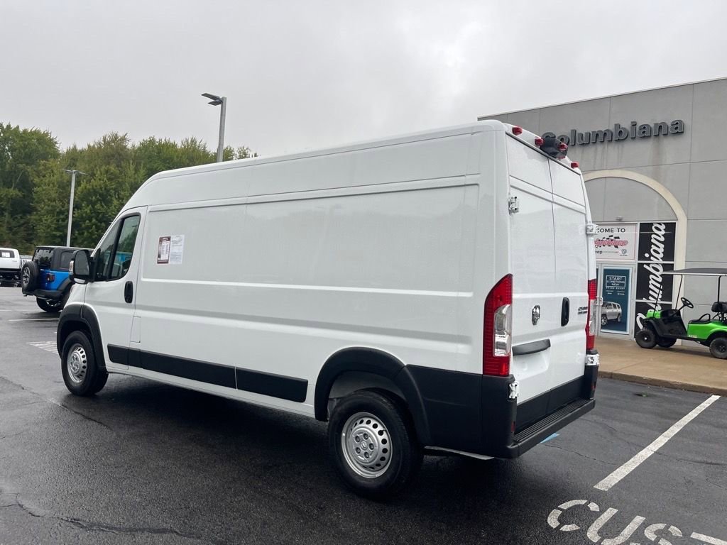 Used 2025 RAM ProMaster 2500 w/ Convenience Group image 2