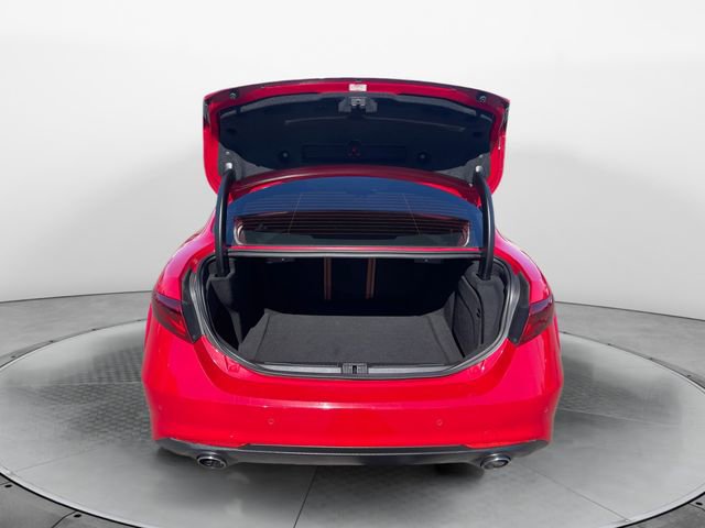 Used 2018 Alfa Romeo Giulia Ti w/ Quick Order Package 22X Lusso image 30