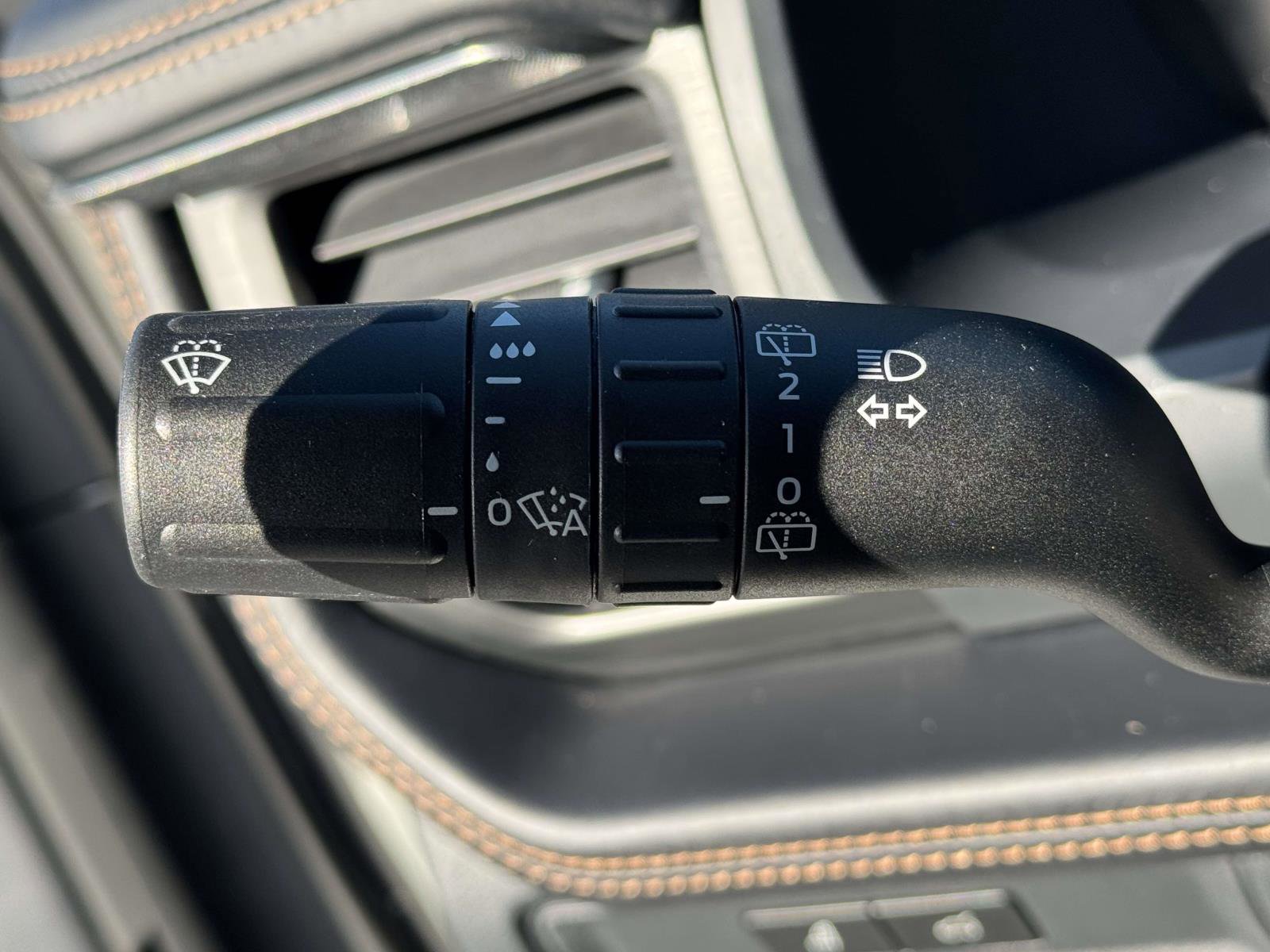 Used 2024 Ford Expedition Platinum image 21