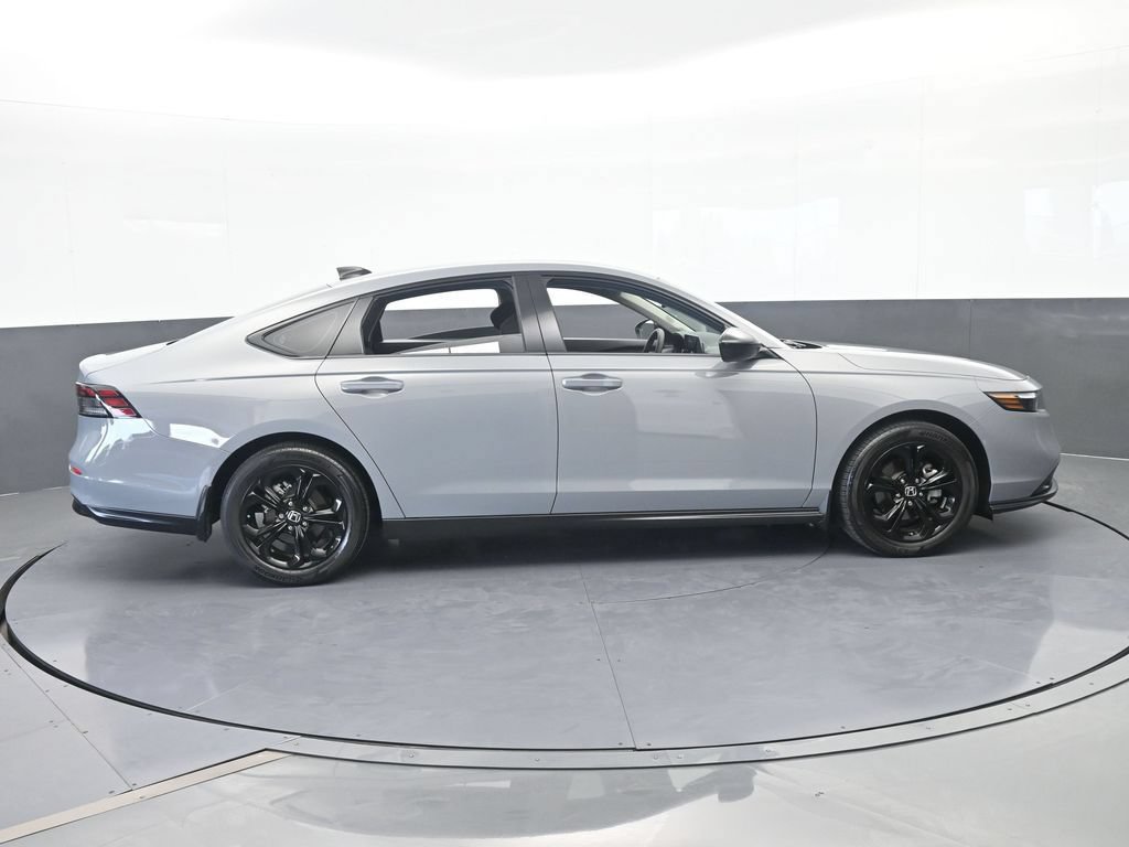 Used 2025 Honda Accord SE image 7