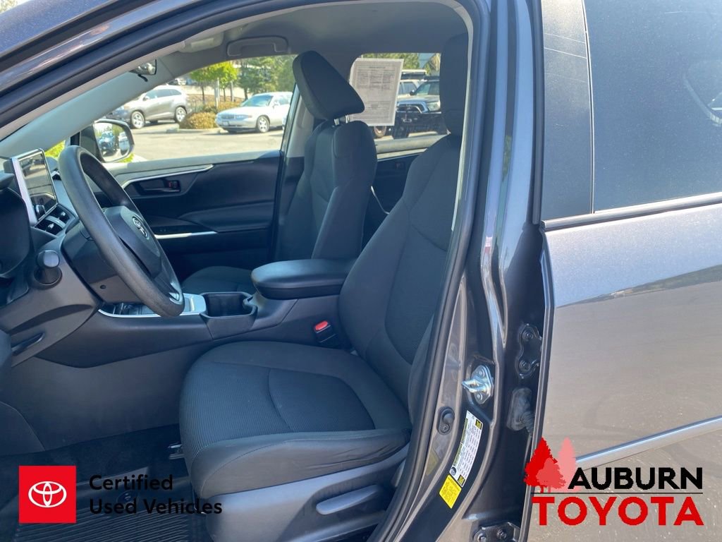 Certified 2024 Toyota RAV4 LE AWD/4WD image 30