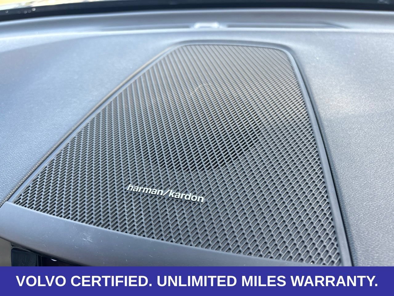 Certified 2024 Volvo XC60 B5 Plus w/ Protection Package Premier AWD/4WD image 22