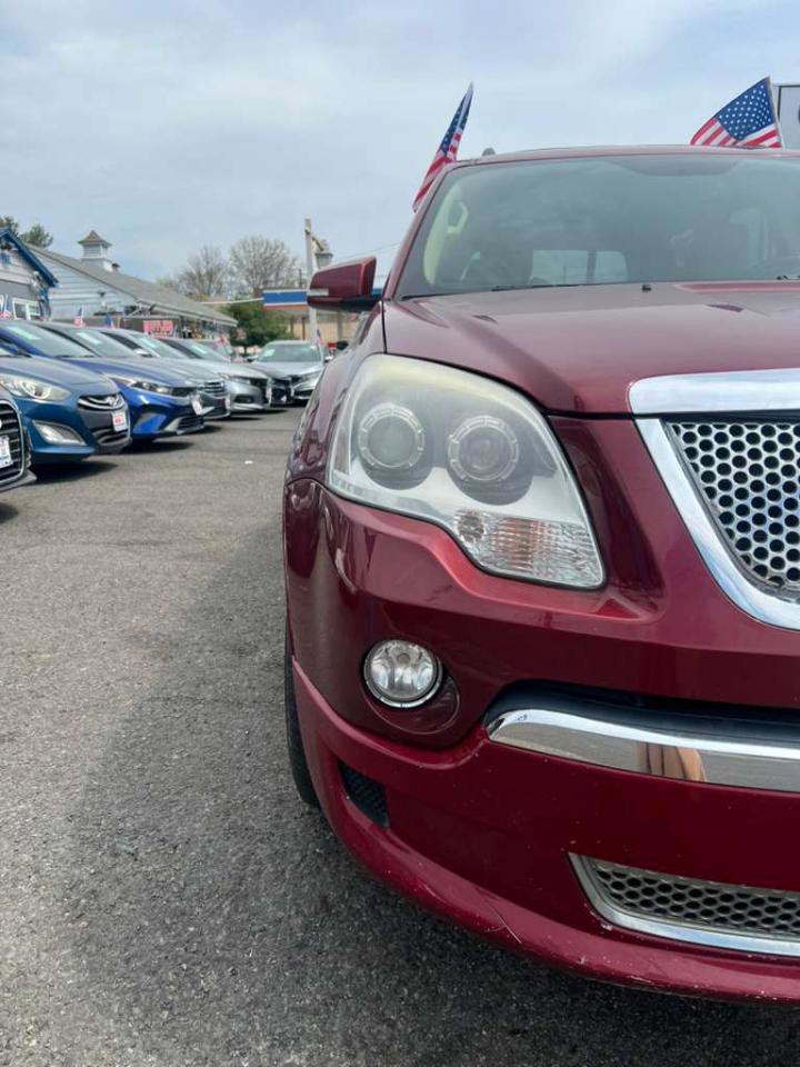 Used 2011 GMC Acadia Denali image 2