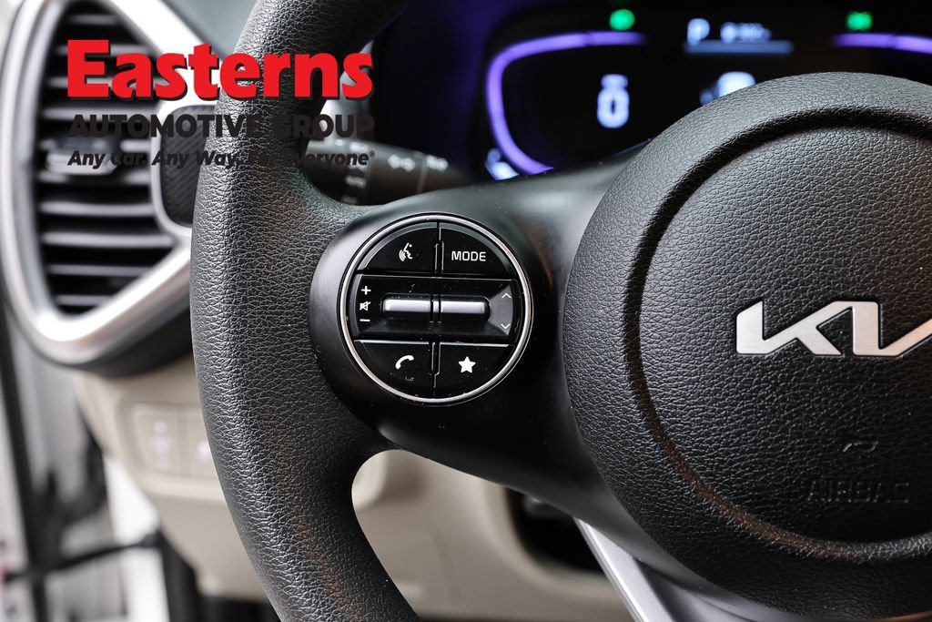 Used 2025 Kia Soul LX FWD image 15